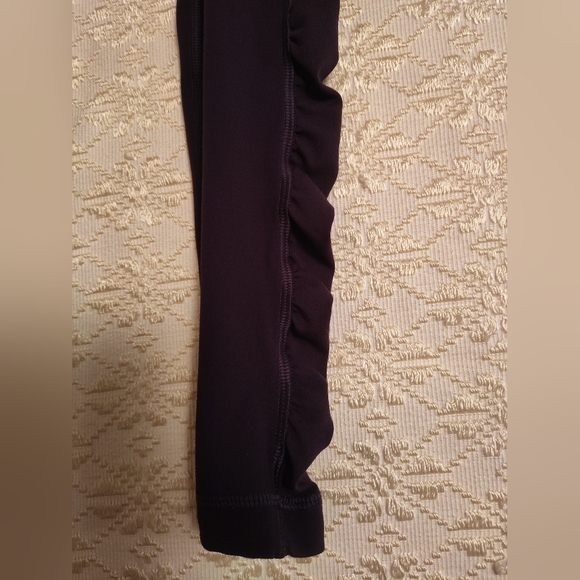 Lululemon dark purple leggings - Picture 3 of 9